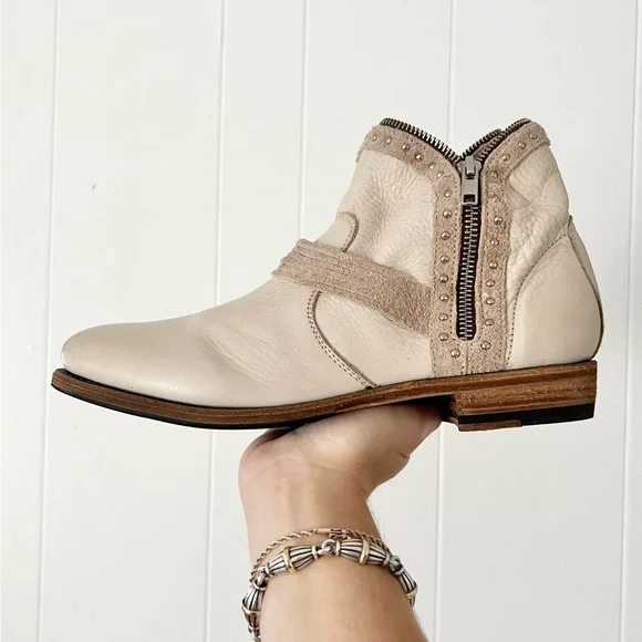 Blackstone Gray and White Leather Boots Blackstone wind chime perforated white sneaker boots 6.5 37  main image 2